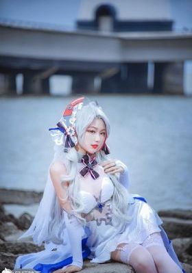 欧美街拍驼色大衣_720完整在线观看